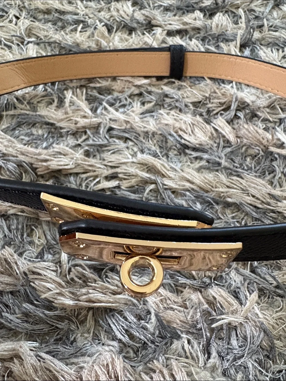 Black Grained Faux Leather Turn Lock Adjustable Skinny Belt OS